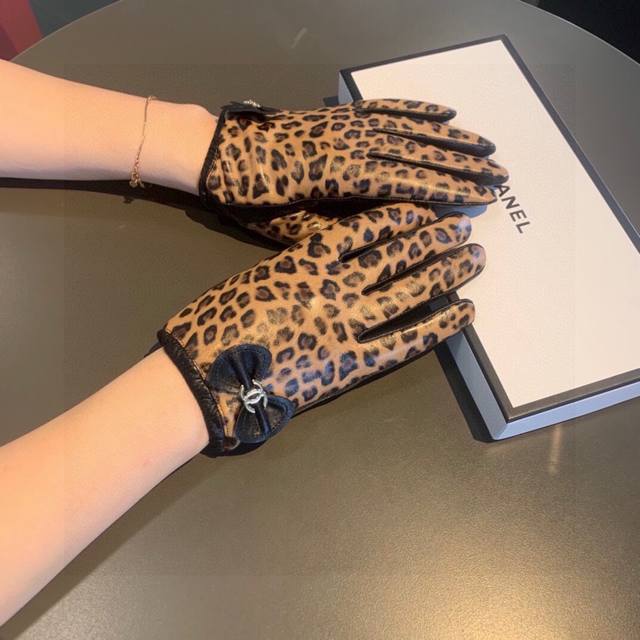 2025 New Exclusive First Release Leopard Print Bow Touchscreen Gloves Chanel Ori
