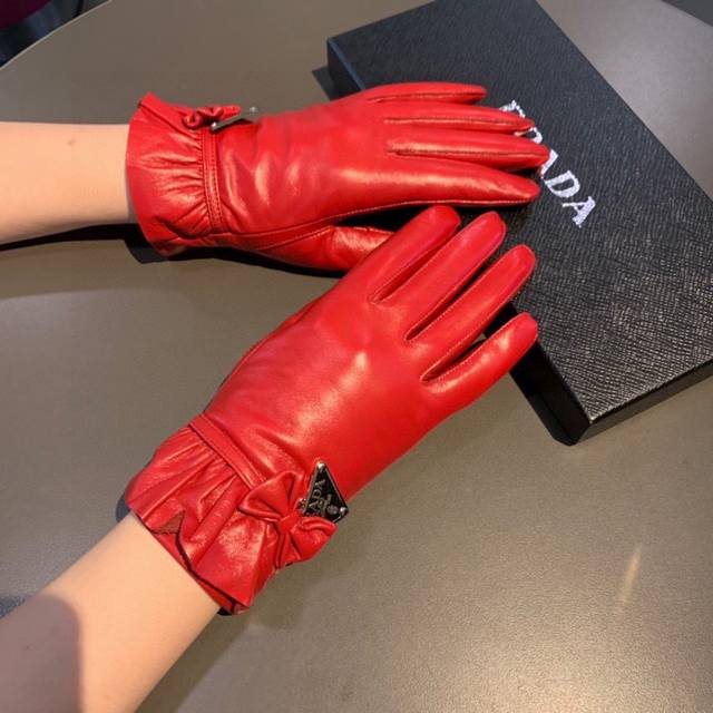 2025 New Exclusive First Release Touchscreen Gloves Prada Wave Lace Gloves Origi