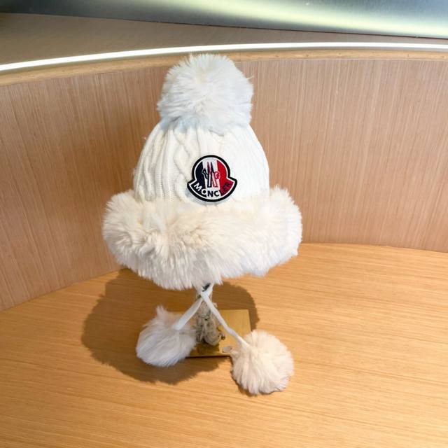 Moncler New Cute Pom-Pom Fleece Knitted Earflap Hat, Warm and Thick, Lei Feng Ha
