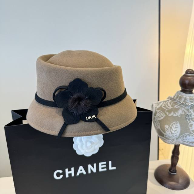 Dior 2025 Fall/Winter New Wool Bucket Hat, 100% Wool Fabric, Elegant Style, Head