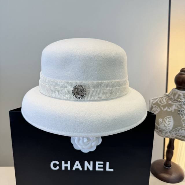 p White Miumiu new autumn/winter wool bucket hat, 100% wool fabric, head circumf