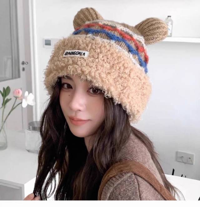 Prada Cute Bear Ears 2025 Autumn/Winter New Handmade Hoop Knitted Hat for Women