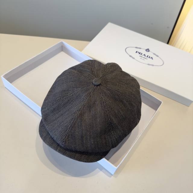 Prada's new baseball cap with a front lip, head circumference 58cm DDD