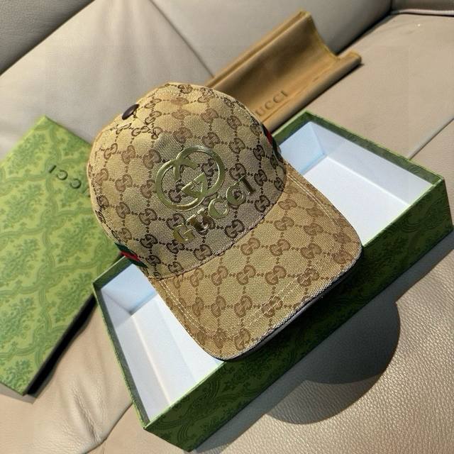 Comes with box and tote bag. Gucci baseball cap, original single-piece design,