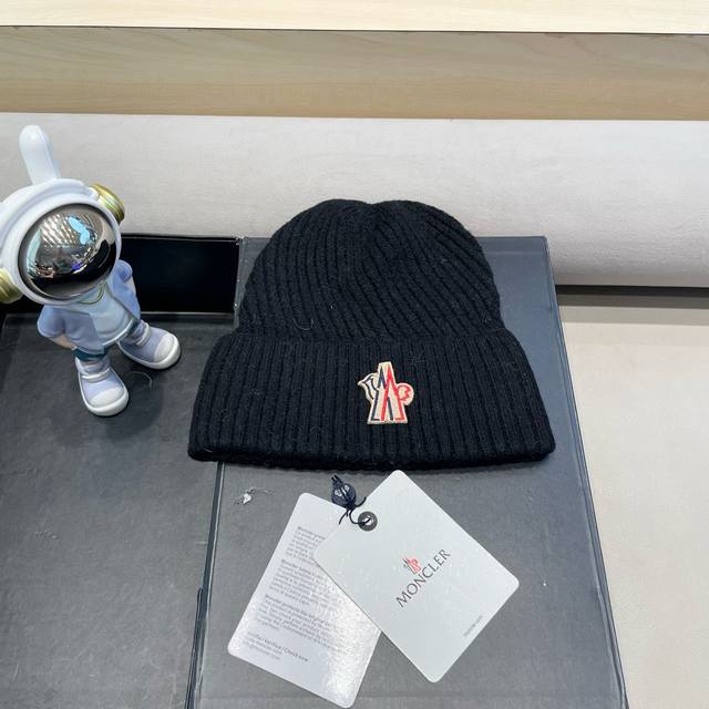 Moncler Autumn/Winter New Pure Cashmere Hat for Men and Women, Thickened Knitted
