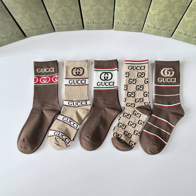 Special packaging from the boutique! Gucci's new mid-length slouch socks! Five p