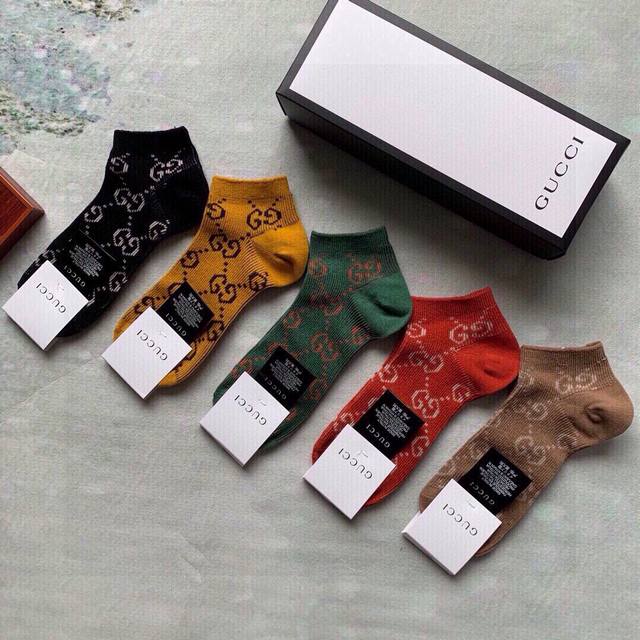 Gucci Spring/Summer New Arrival Women's Socks, Box of 5 Pairs. Featuring the cl