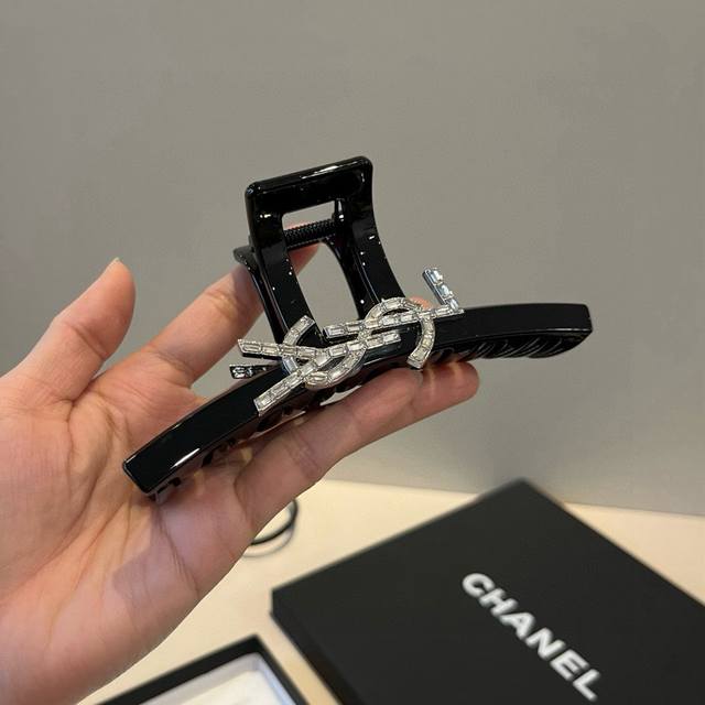 YSL Saint Laurent New Hair Clip DDD