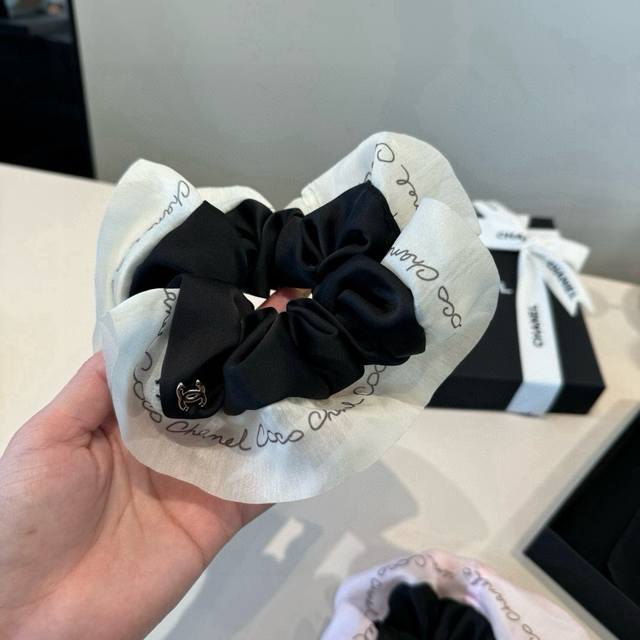 Chanel hair tie DDD