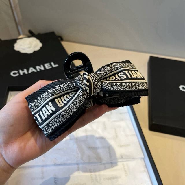 Dior New Hair Clip DDD