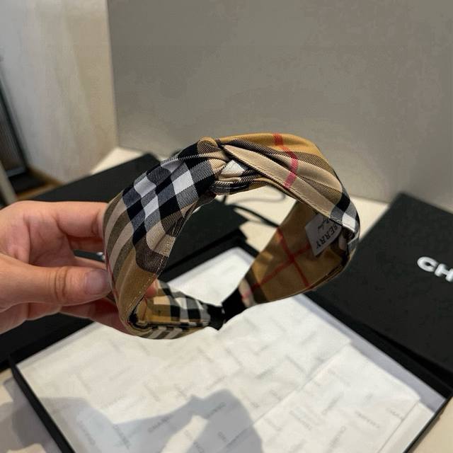 Burberry plaid headband DDD