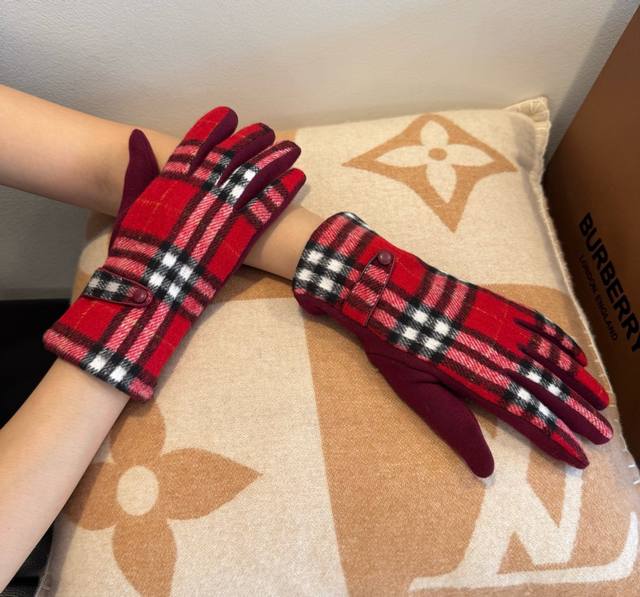 Burberry new arrival wool gloves, stylish gloves, warm fleece lining for autumn