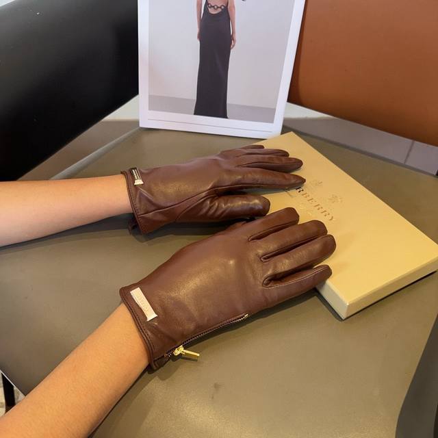 Burberry lambskin gloves, stylish gloves, warm fleece lining for autumn and win