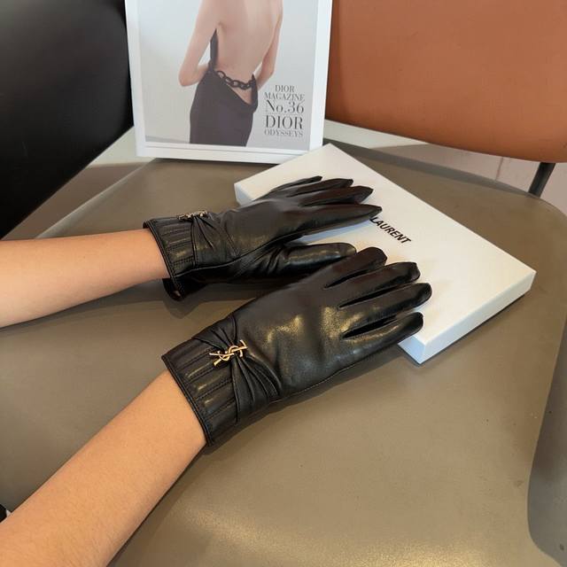 Saint Laurent gloves, stylish gloves, warm fleece lining for autumn and winter,