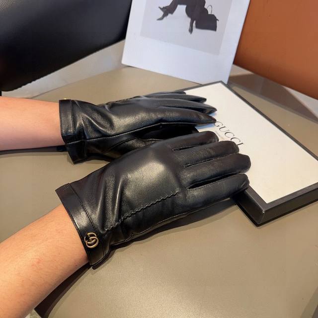 Gucci Men's New Sheepskin Gloves, stylish gloves, warm fleece lining for autumn