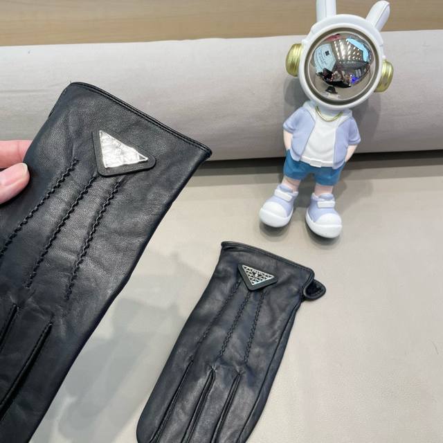 Men's 2025 New Exclusive First Release Touchscreen Gloves, Prada Men's Original