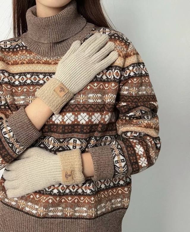 Vivienne Westwood 2025S New Knitted Wool Warm Gloves (with packaging)! Same as