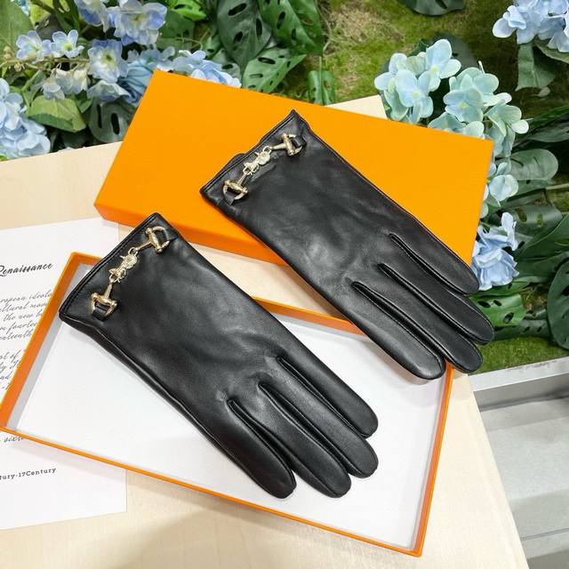 New Women's Exclusive First Release Touchscreen Gloves with Packaging, Hermes O