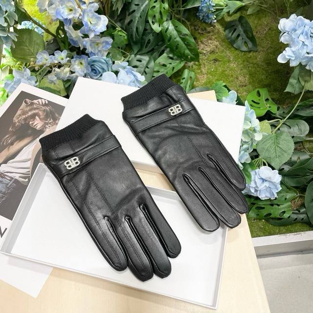 New Exclusive First Release Touchscreen Gloves with Packaging Balenciaga Origin