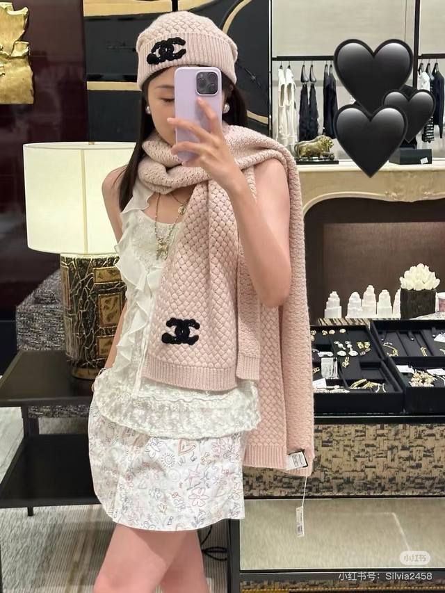 Chanel 2025 official new scarf and hat set, 100% cashmere, warm and cozy, super