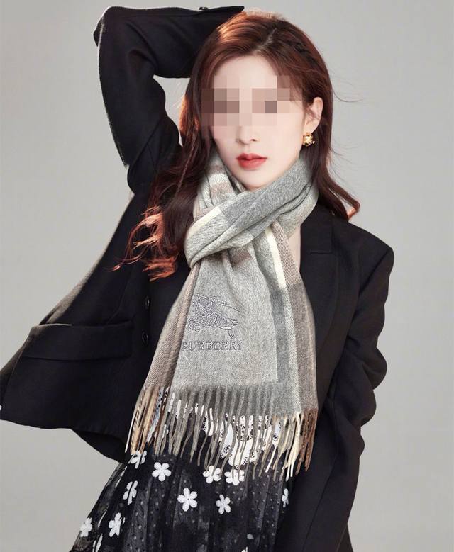 110% Cashmere 2025 Burberry. Made with top-quality cashmere from Inner Mongolia