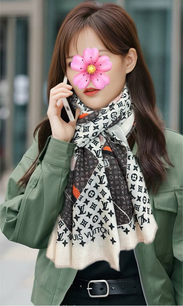 New Arrival: LV Silver Thread 2025 Latest Design - Absolutely Stunning! The cas