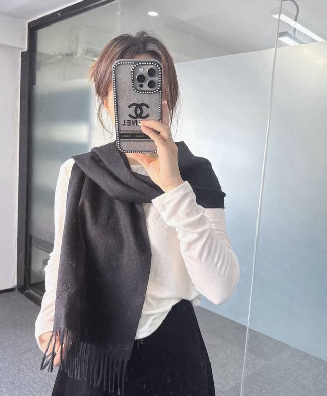 Loro piana Noyo Pianya's new autumn/winter collection is here! Super hot items a