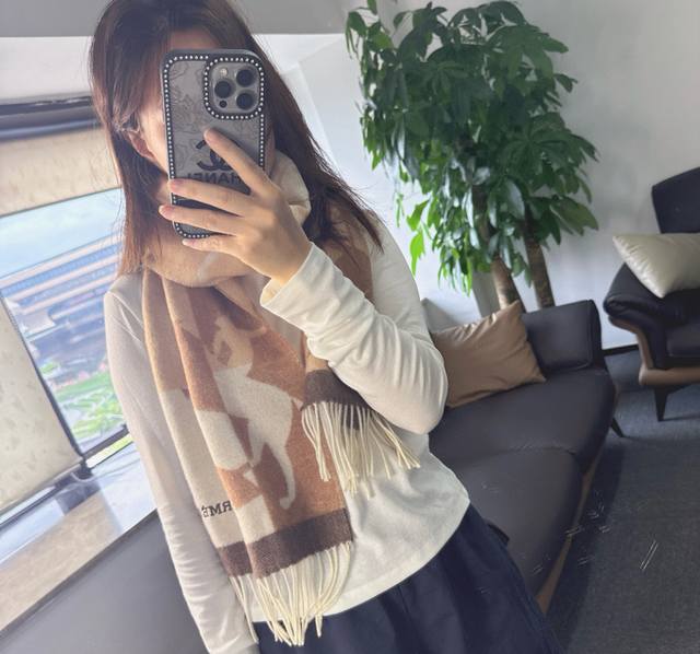 Hermes Jacquard Scarf, exquisite and gentle color scheme, absolutely captivatin