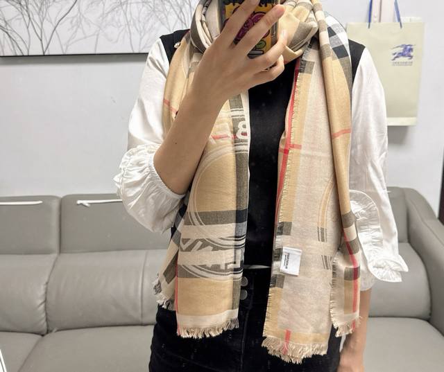 Burberry Badge Scarf. Unisex square scarf, the most amazing Burberry export orde