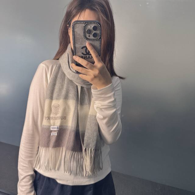 Burberry New Heavyweight Cashmere Scarf with Water Ripple Pattern. This year, ou