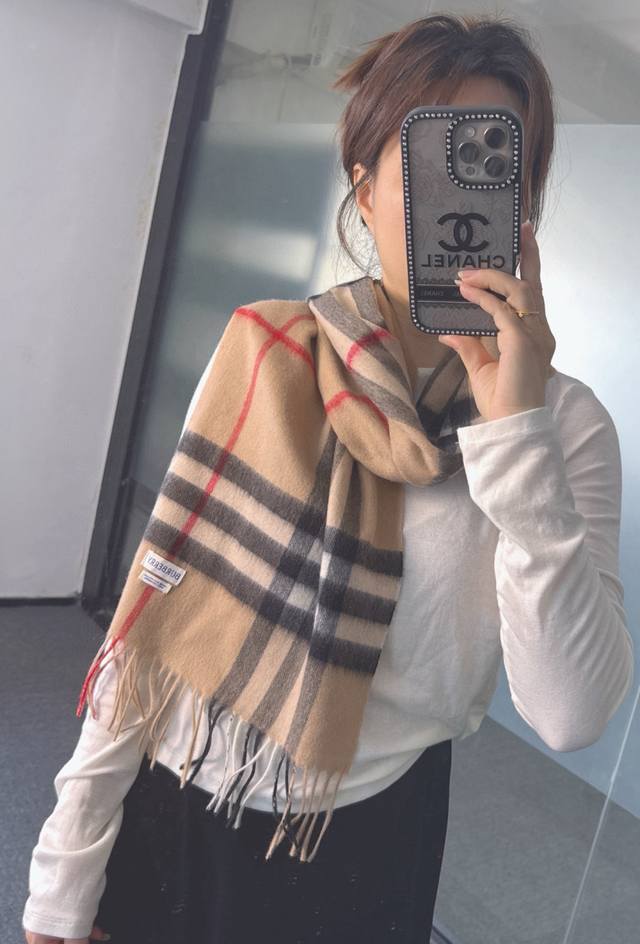 Pure cashmere Burberry classic check pattern, new design, latest official websi