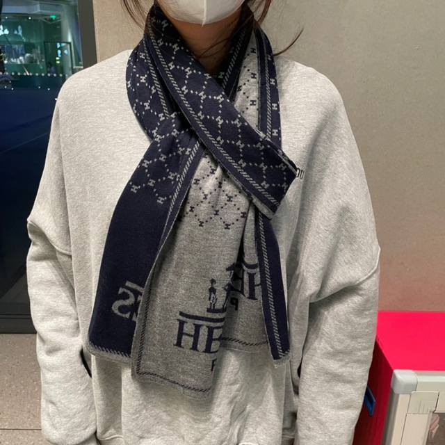 Hermes cashmere long scarf, top-quality original, authentic, exquisitely beauti