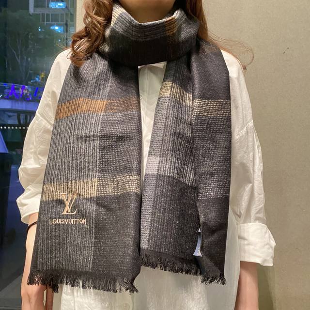 Super Hot Item, Classic Design, Perfectly Matched with Department Stores, Subtly