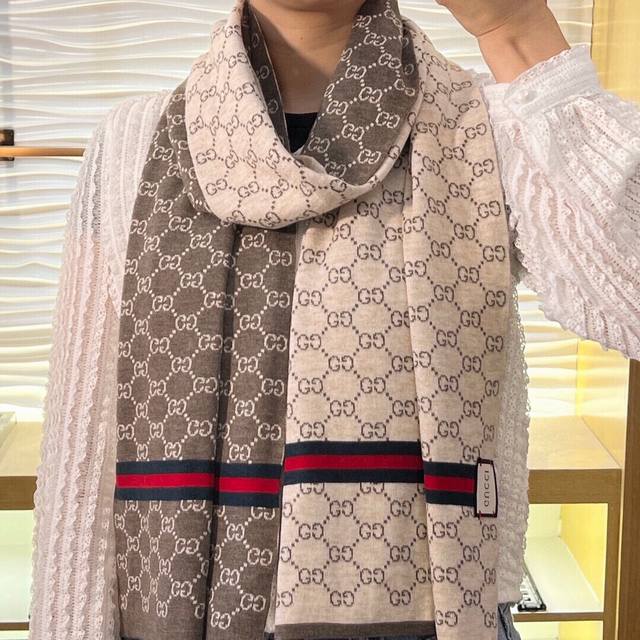 Gg The latest Gucci scarf from the boutique is here! Top-tier yarn-dyed fabric