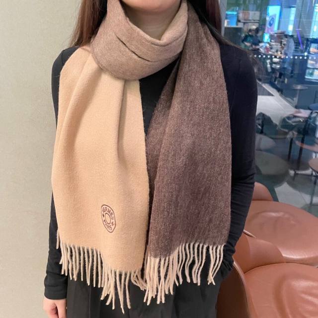 Hermes Gradient Color Universal Double-Sided Cashmere Scarf OEM Factory p Made