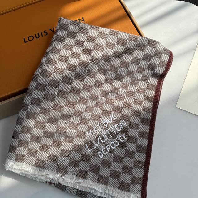 Embroidered Louis Vuitton Louis Vuitton ~ Exquisite Original Color Block Checker