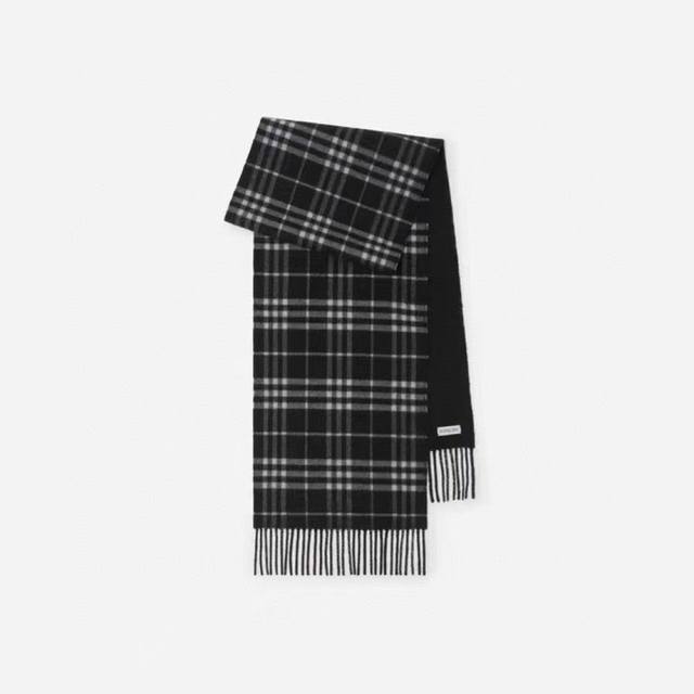 This Burberry check scarf is absolutely gorgeous! It's so stylish and charming,