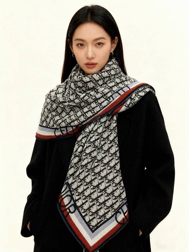 New Dior's latest boutique main style, D-frame monogram 140cm. A versatile piece