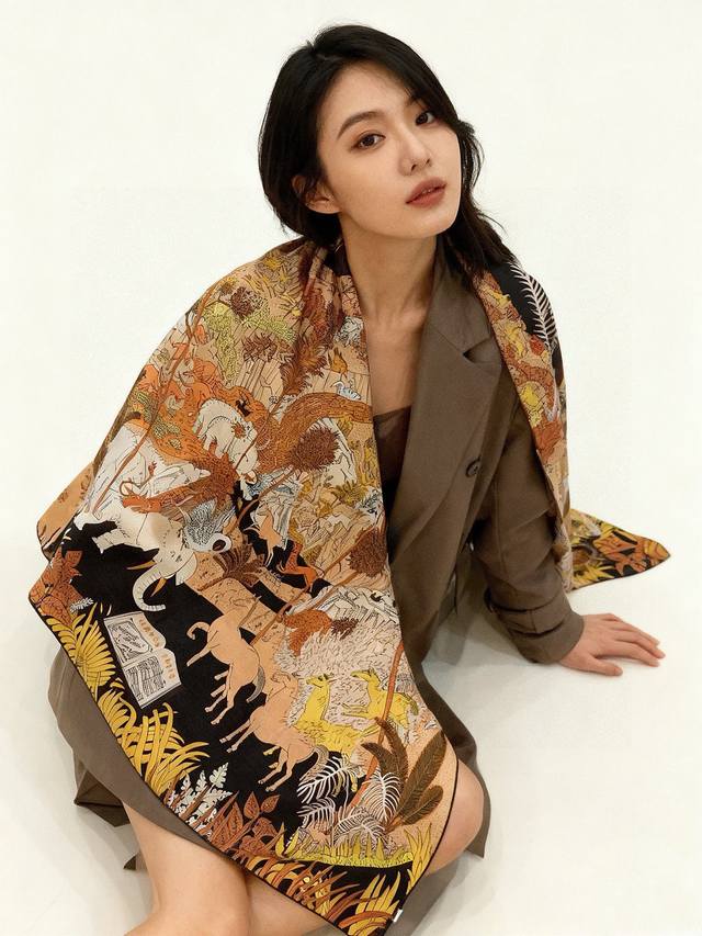Hermes ~ A must-have for autumn and winter: Top-quality double-sided silk cashm