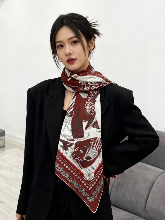 New cashmere scarf, everyone who bought it says it's beautiful. Recommended: He