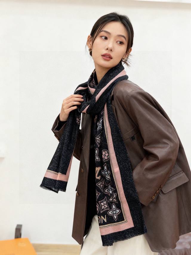 A luminous and sparkling scarf from the And Away series, paying homage to Louis