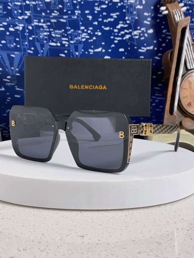 Balenciaga 2025 New Style Retro Large Frame Sunglasses for Women, Popular Street