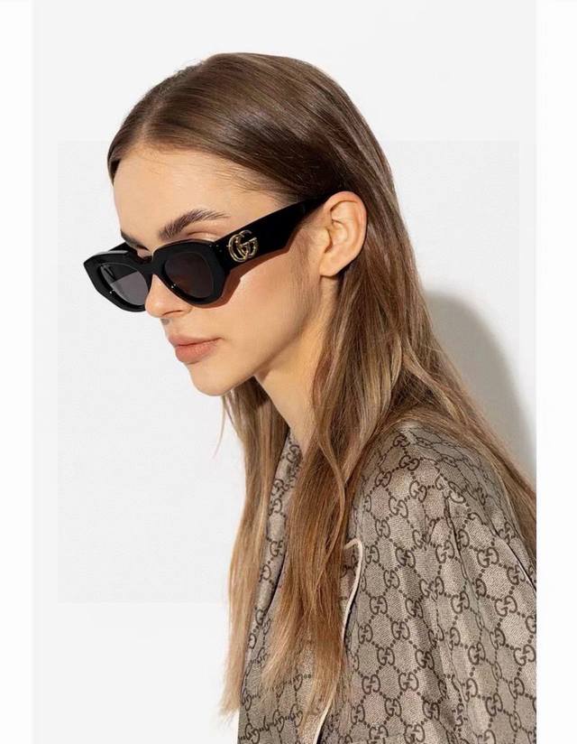 Gucci New Men's and Women's Avant-garde Sunglasses with Wide Temples, UV Protect