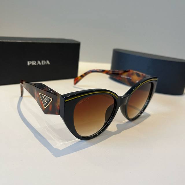 Prada high-end women's sunglasses, sun-shading and face-shaping glasses DDD