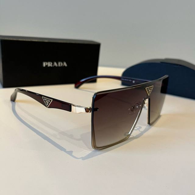 Prada, a world-class master craftsman. High-end, trendy, fashionable, versatile