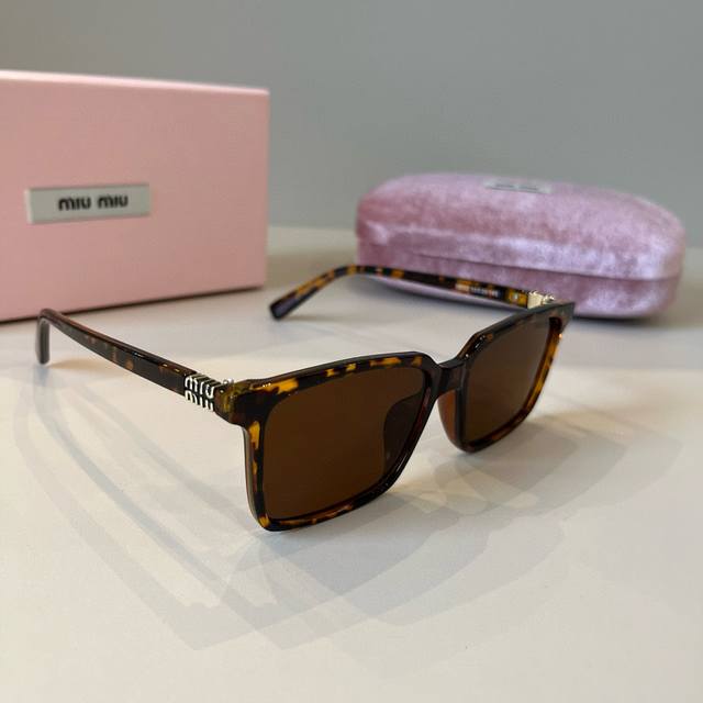 Miumiu Sunglasses - Super Face-Slimming Sunglasses Miumiu Spring New Arrival Lar