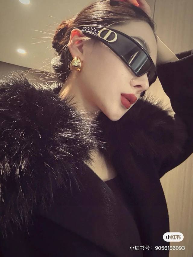 Dior Sunglasses Both glasses and headband, super popular style DDD