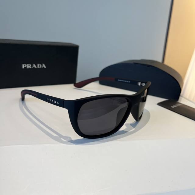 Prada trendy men's sunglasses, lightweight and won't press on your nose DDD