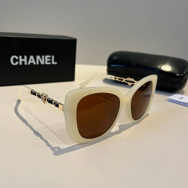 Chanel sunglasses, popular among celebrities, new Chanel oversized sunglasses, P