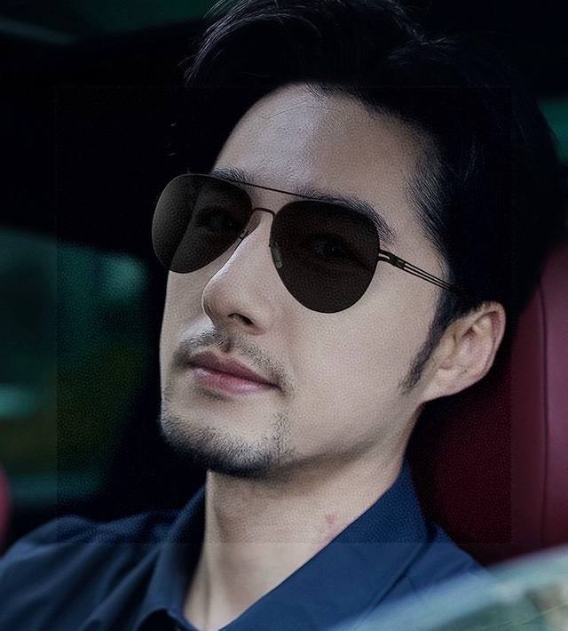 Gucci Men's Colorful Aviator Polarized Sunglasses Material: High-definition nylo